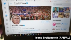 Май айында «Твиттер» Трамп жазган билдирүүлөр так эмес экенин эскерткен белги коё баштаган. 