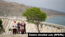 Кемпир-Абад суу сактагычы. Архив сүрөт.