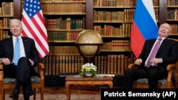 Президенти США і Росії зустрічаються на віллі Ла Гранж у Женеві. Швейцарія, 16 червня 2021 року