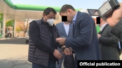 Райымбек Матраимов во время первого задержания. 20 октября 2020 года.
