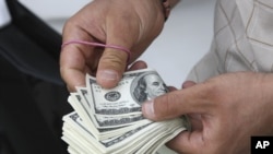 Акыйкатчы соңку кездери укук коргоо органдары тарабынан чет элдик ишкерлерди кысмактап акча өндүрүүгө аракет кылуу фактылары күчөгөнүн айтууда.