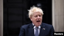 «Я просто хочу, щоб ви знали, що народ Сполученого Королівства підтримує народ України та підтримує вас у вашій боротьбі», заявив Борис Джонсон у своєму зверненні