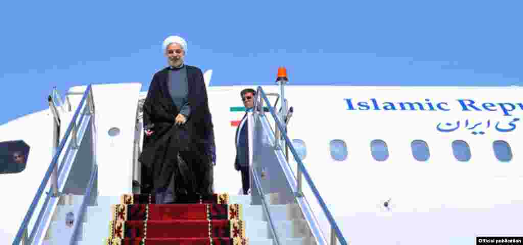 Ирандын жаңы шайланган президенти Хасан Роуханинин чет өлкөгө сапары Бишкектен башталды.&nbsp;