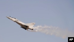 Mirage 2000 бомбалоочу учагы.