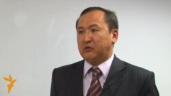 Жээналиев: Депутаттарга суроо көп