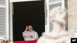 Հռոմի Ֆրանցիսկոս Պապը, Վատիկան, արխիվ