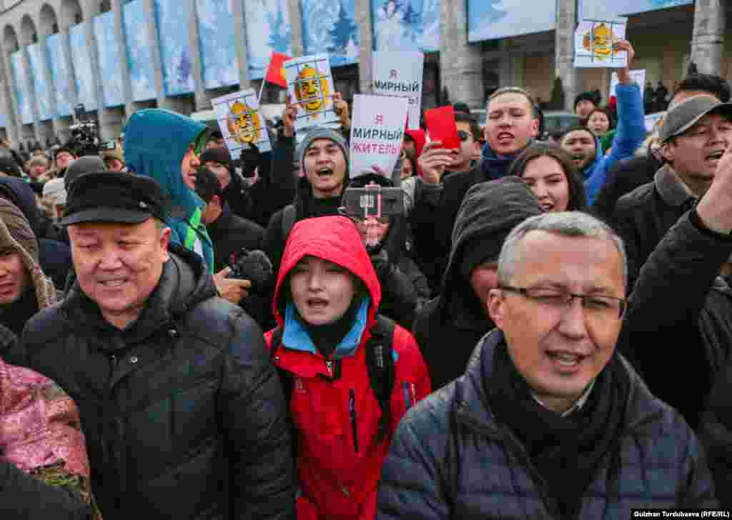 Матраимовдордун арызынын негизинде Бишкектин Свердлов райондук соту 10-декабрда Кыргызстандагы бардык банктарга аталган тараптардын эсептерин камакка коюуга аныктама берген. Ушул эле соттук мекеменин судьясы Жылдыз Ибраимова 13-декабрда кайра Матраимовдордун адвокаттарынын арызы менен эсептерди камактан чыгарган.