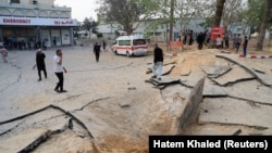 Последствия израильского удара, целью которого мог быть один из лидеров ХАМАС Мохаммед Синвар, Хан-Юнис, сектор Газа, 13 мая 2025 года