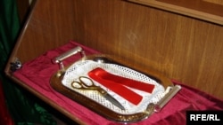 Xırdalandakı Heydər Əliyev muzeyində keçmiş prezidentə aid yalnız ikicə əşya var  - lent və qayçı