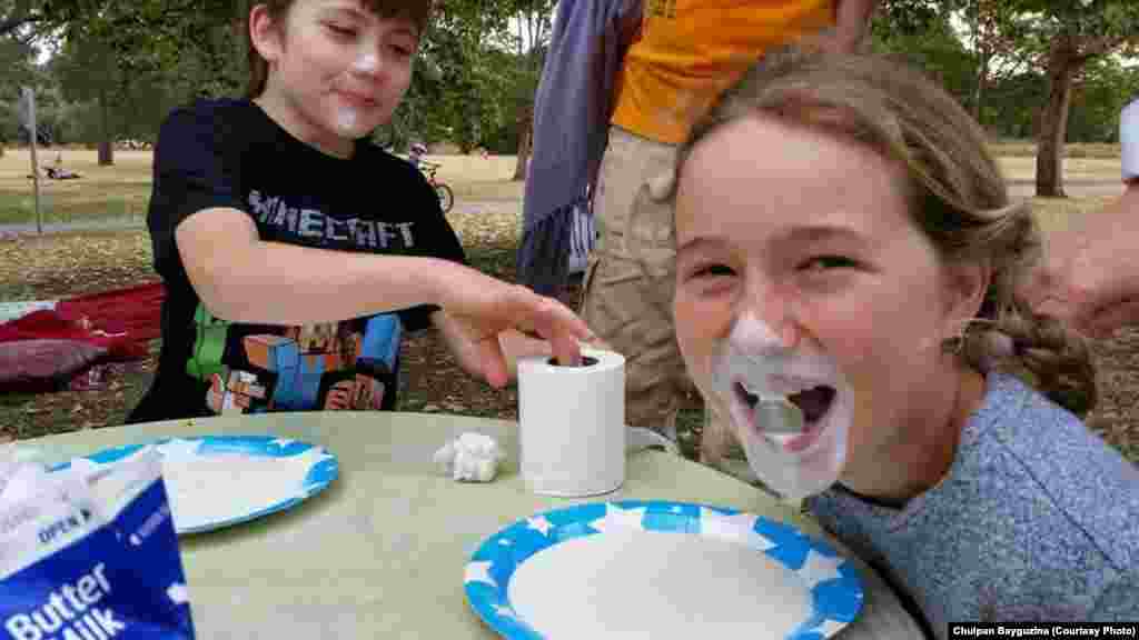 Балалар катыктан акча эзли