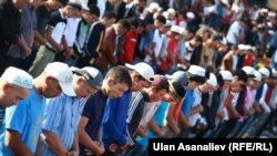 Айт-намаз на старой площади в Бишкеке. 29 Июля 2014г.