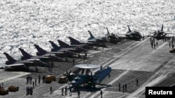 Ֆրանսիական Rafale կործանիչներ ավիակրի վրա, արխիվ