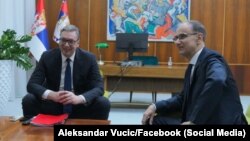 Як повідомляє Балканська служба Радіо Свобода, Джуро Мацут (справа) є одним із провідних експертів Сербії в галузі ендокринології