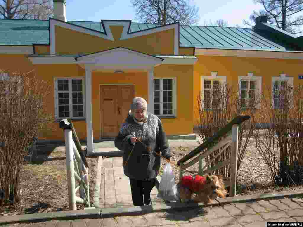 Марина Ходорковская в лицее-интернате &quot;Подмосковный&quot; в поселке Кораллово. 31 марта 2008 года.&nbsp;