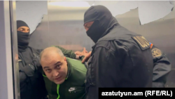 ԱԱԾ աշխատակիցները ձերբակալում են Նարեկ Սամսոնյանին