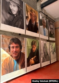 "Пародия на красную дорожку", фотографии Г. Аричи