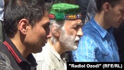 Далер Назаров на похоронах своей матери. 8 сентября 2019 