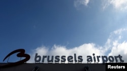 Повідомляється, що у Бельгії авіарух також було призупинено у другому за величиною аеропорту Шарлеруа