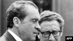 Ричард Никсон при помощи Генри Киссинджера 40 лет назад наладил отношения США с КНР. Может ли нынешняя администрация наладить отношения с Тегераном? 