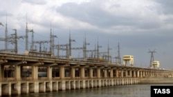 Привлекательности "РусГидро" добавляет то, что эффективность ее деятельности не зависит от цен на энергоносители