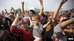 Үрүмчүдөгү тополоң. 7-июль, 2009-жыл.