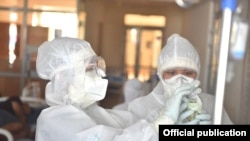 Архив. Кыргызстандык дарыгерлер пандемия шартында. 