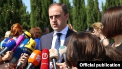 Представители меньшинства тбилисского городского собрания поставили вопрос об отстранении мэра грузинской столицы от должности