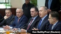 Биньямин Нетаньяху на заседании кабинета министров