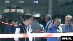 Правоохранительные органы рассматривают две версии взрыва - коммерческие разборки и убийство на почве национальной ненависти