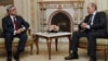 Президенты Армении и России - Серж Саргсян (слева) и Владимир Путин, Москва, 25 октября 2011 г.