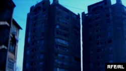 Заминларза замоне рух дод, ки мардум дар хоб буданд...