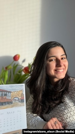 Ельзара з календарем на основі кримських малюнків