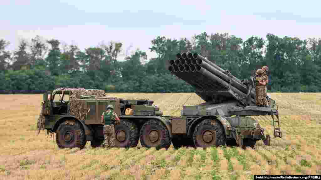 БМ-27 &laquo;Ураган&raquo; &ndash; реактивна система залпового вогню калібру 220&nbsp;мм, розроблена в радянські часи&nbsp;