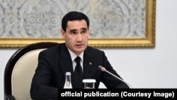 Serdar Berdimuhamedow. Arhiw suraty