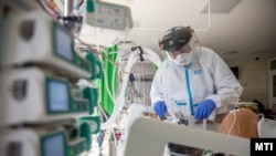  Отделение интенсивной терапии Covid-19. Фото из архива.