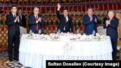 Merkezi Aziýanyň ähli bäş döwletiniň liderleri Gyrgyzystanyň Çolpon-Ata şäherinde duşuşdylar. 21-nji iýul, 2022 ý.