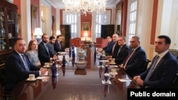 U.S. -- Foreign Ministers Ararat Mirzoyan of Armenia and Jeyhun Bayramov of Azerbaijan meet in Washington, November 7, 2022. 