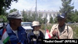 The men hope to arrive in Saudi Arabia in time for the hajj in October