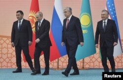 Президент Кыргызстана Садыр Жапаров, Президент России Владимир Путин, Президент Казахстана Касым-Жомарт Токаев и Президент Узбекистана Шавкат Мирзиёев принимают участие в саммите Центральная Азия - Россия в Астане, Казахстан, 14 октября 2022 года