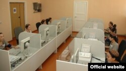 "Türkmentelekomyň" Aşgabatdaky operatorlary