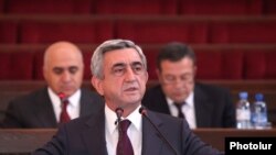 Նախագահ Սերժ Սարգսյանը ելույթ է ունենում Հայաստանի արդյունաբերողների եւ գործարարների միության 6-րդ համագումարում: 9-ը նոյեմբերի, 2011թ.