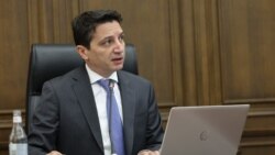 Փաստաբանները ֆինանսների նախարարին կասկածում են կոռուպցիոն գործարքների մեջ