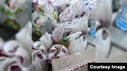 Баткен үчүн чогултулуп жаткан жардам. Спорт ордосу. Бишкек. 16-сентябрь, 2022-жыл.