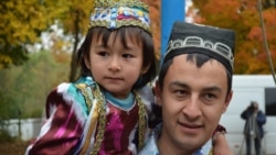 Diňle: Türkmenistanda ýaşaýan etniki özbekler medeni-ynsanperwer ulgamlarda Daşkentden 'haraý soraýar'
