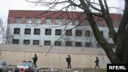 Спэцпрымальнік-разьмеркавальнік на завулку Акрэсьціна.