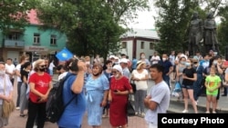 Митинг «против принудительной вакцинации» в Уральске. 6 июля 2021 года