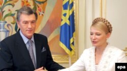 Юлия Тимошенко заявила, что ее блок вместе с блоком «Наша Украина – Народная самооборона» набрали достаточно голосов для создания в Раде «оранжевой» коалиции