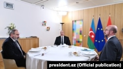 Հայաստանի վարչապետ Նիկոլ Փաշինյանը, Ադրբե(ջանի նախագահ Իլհամ Ալիևը և Եվրոպական խորհրդի նախագահ Շարլ Միշելը, արխիվ