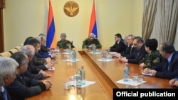 Nagorno Karabakh - Armenian President Serzh Sarkisian and his Karabakh counterpart Bako Sahakian, chair a meeting in Stepanakert,19Apr2016