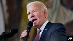 Джо Байден назвав удари прямою відповіддю на «безпрецедентні» атаки хуситів на шляхи міжнародного судноплавства в Червоному морі